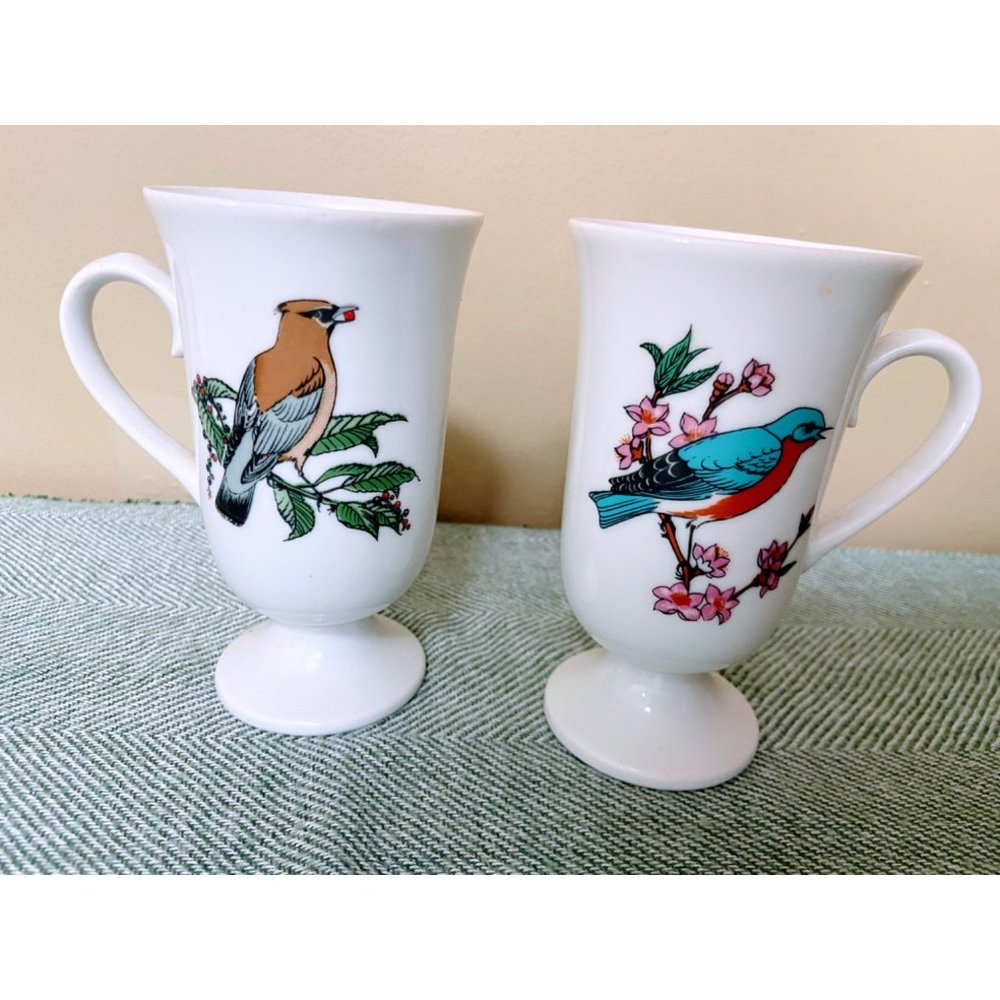 Set of 2 Fred Roberts Footed Bird Mugs Collector/Bird Watchers/Bird Themed Coffe